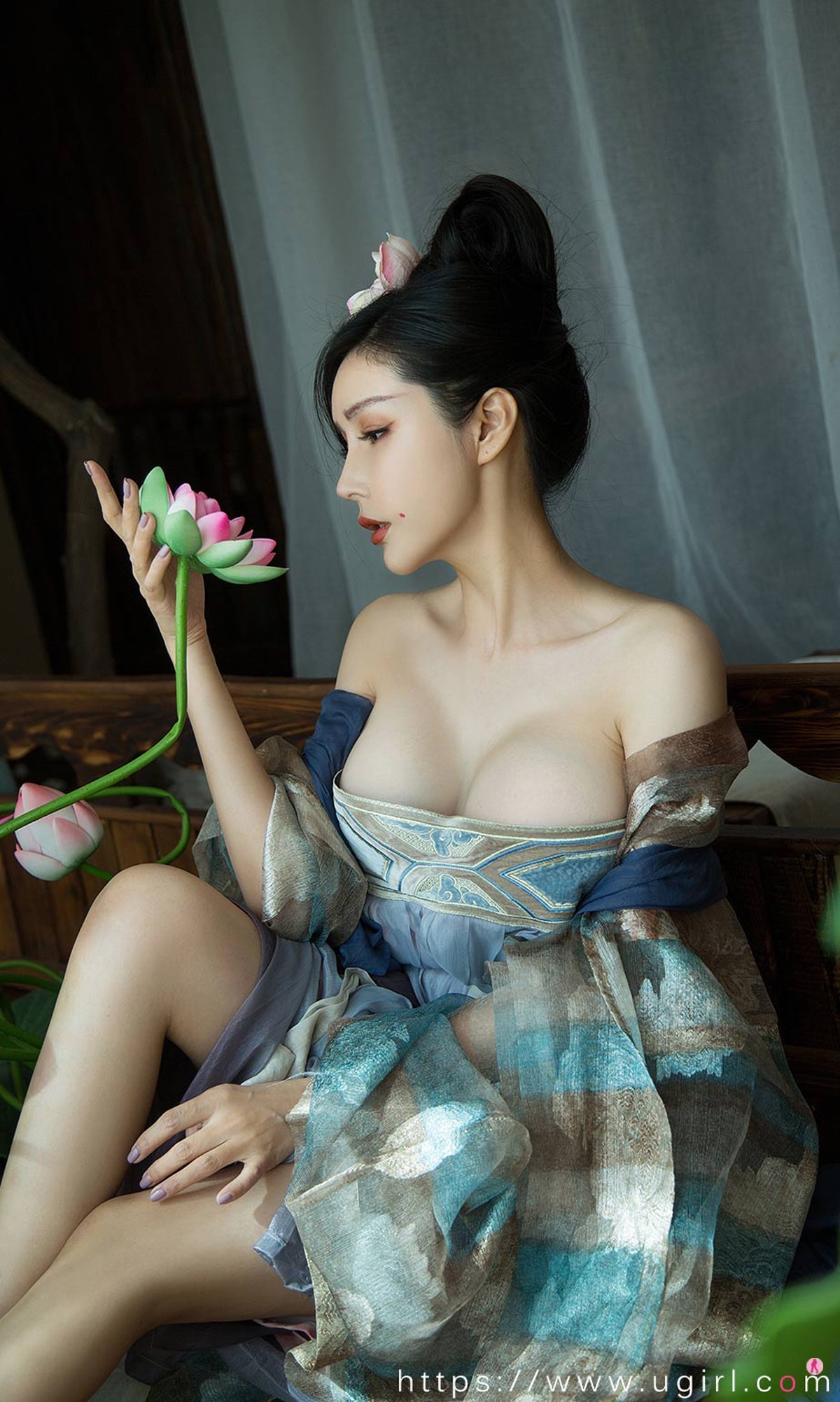 [Ugirls爱尤物]No.1924_嫩模田冰冰满月情人主题私房古韵连身裙秀完美身材诱惑写真35P