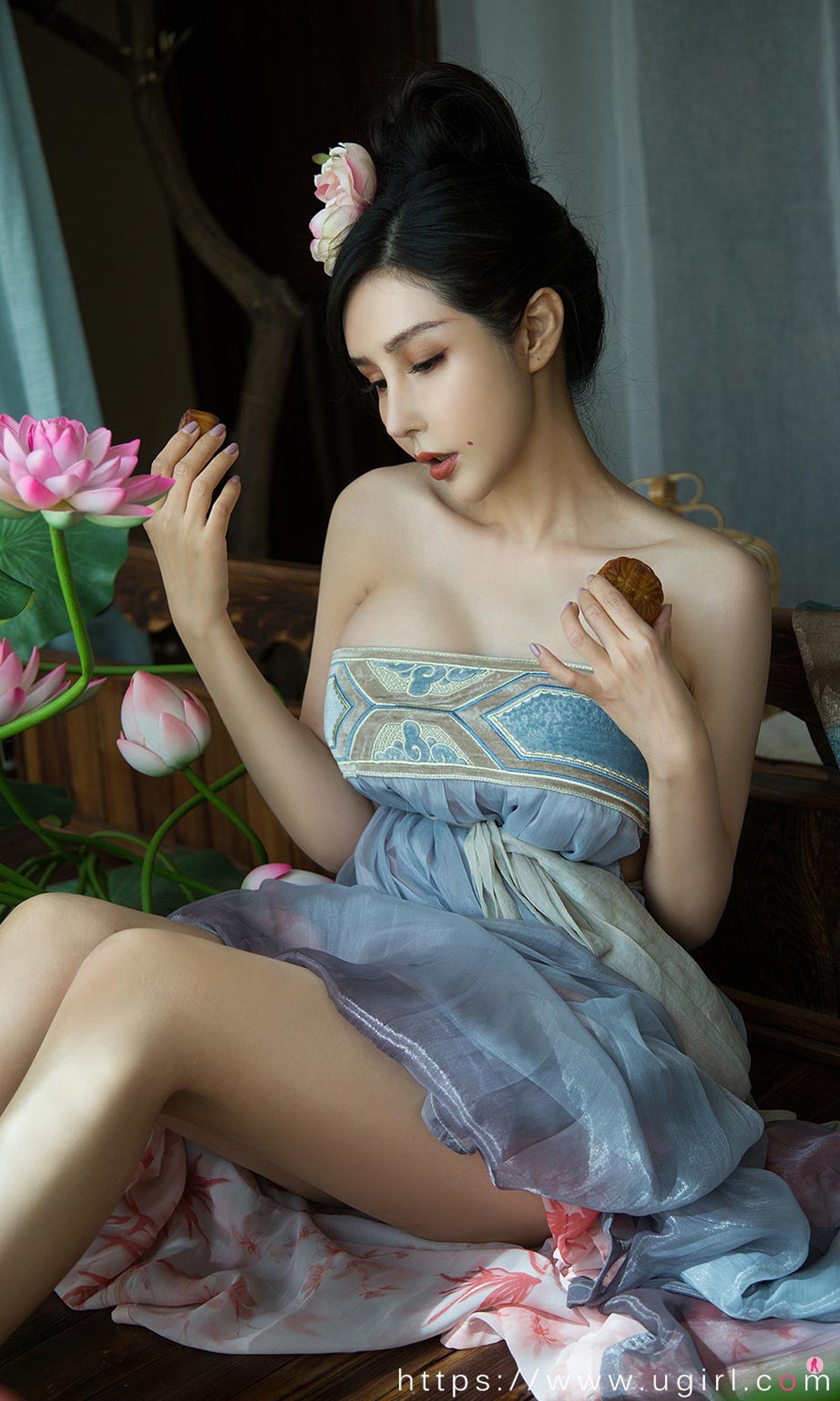 [Ugirls爱尤物]No.1924_嫩模田冰冰满月情人主题私房古韵连身裙秀完美身材诱惑写真35P