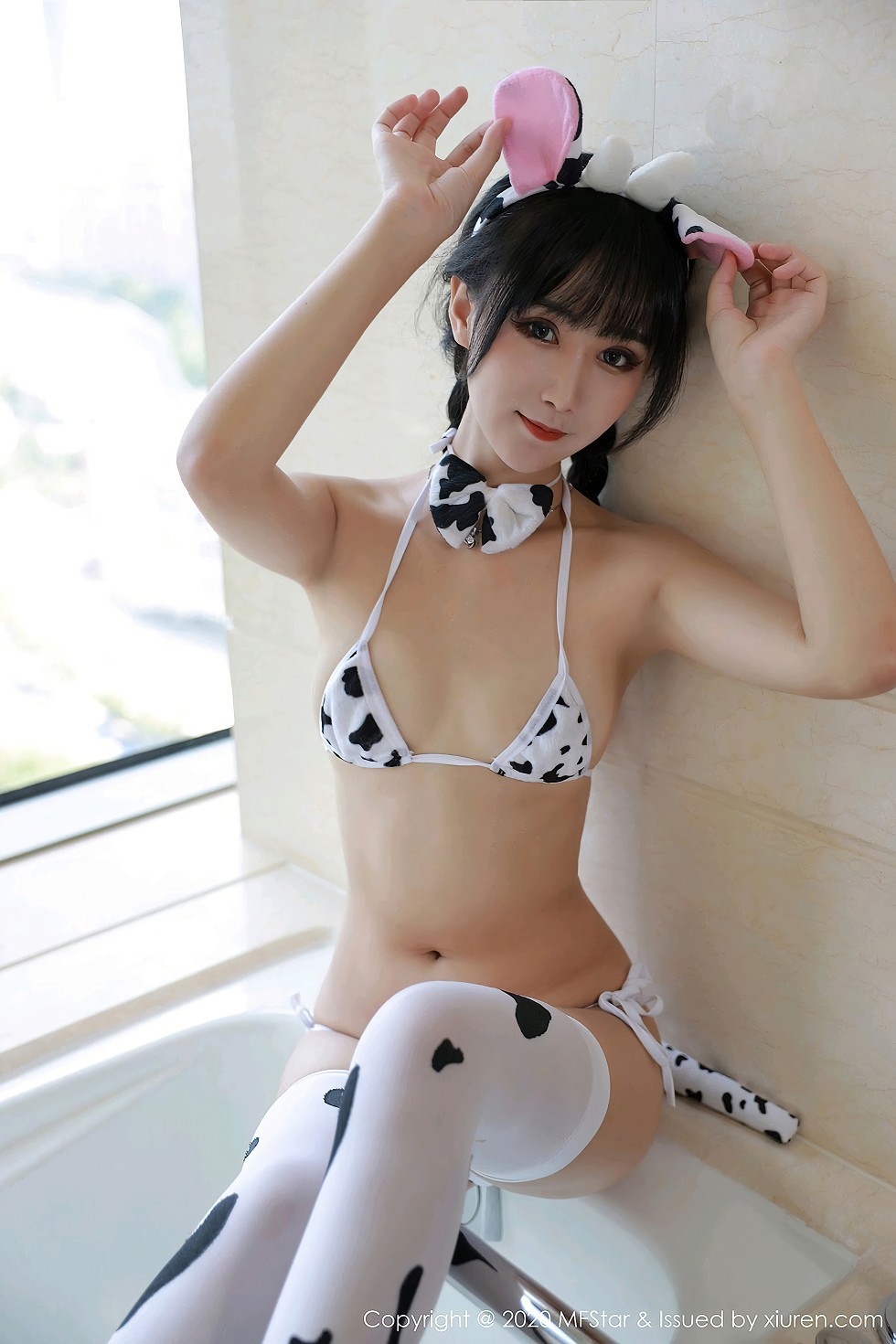 [MFStar模范学院]Vol.382_嫩模小果冻儿jelly牛奶三点式内衣秀完美身材诱惑写真60P