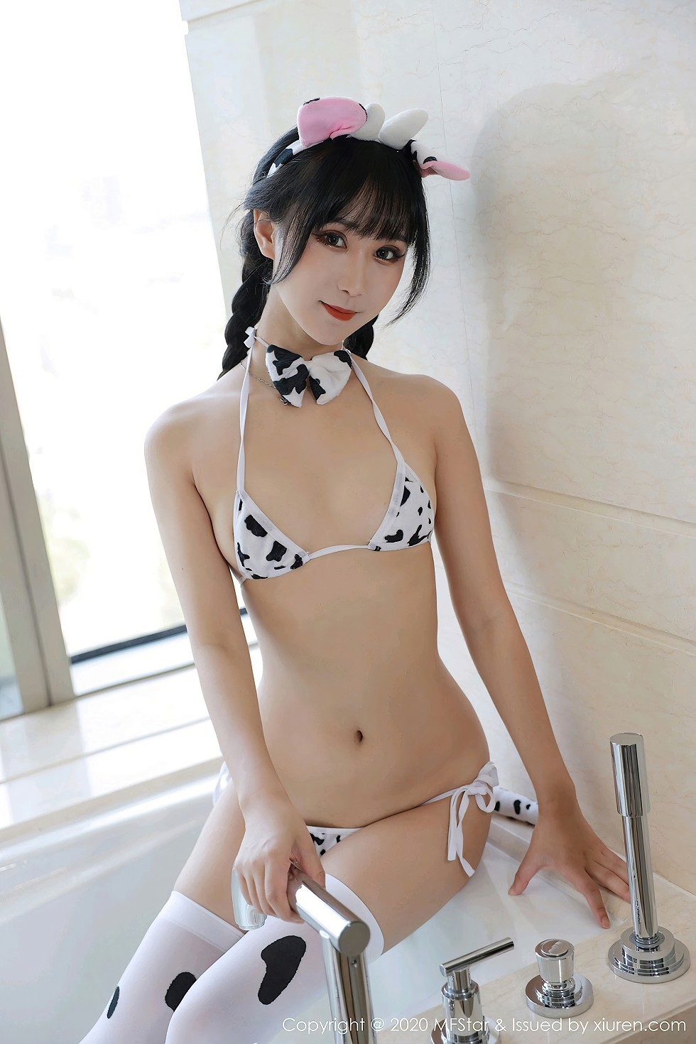 [MFStar模范学院]Vol.382_嫩模小果冻儿jelly牛奶三点式内衣秀完美身材诱惑写真60P
