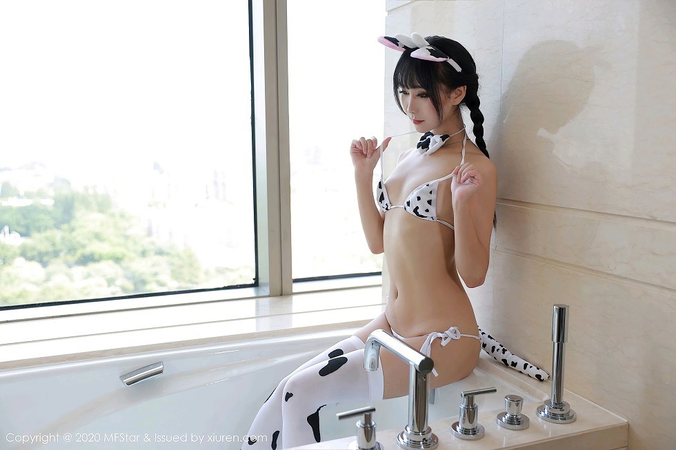 [MFStar模范学院]Vol.382_嫩模小果冻儿jelly牛奶三点式内衣秀完美身材诱惑写真60P