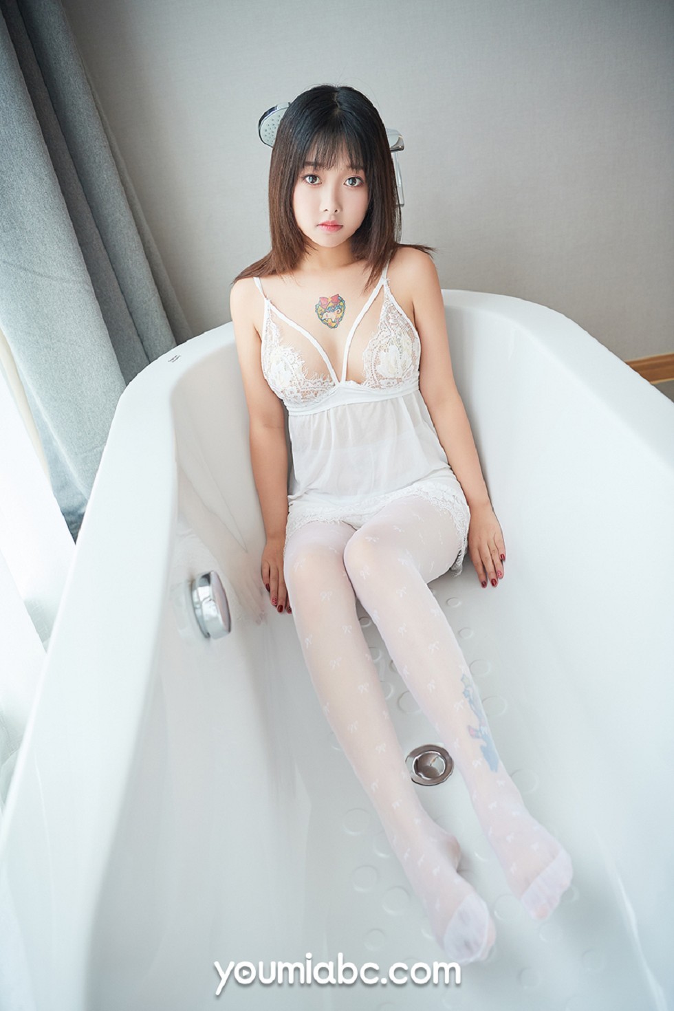 [YouMi尤蜜]Vol.331_嫩模柚柚酱浴缸白丝裤袜湿身+情趣内衣配丁字裤极致诱惑写真41P