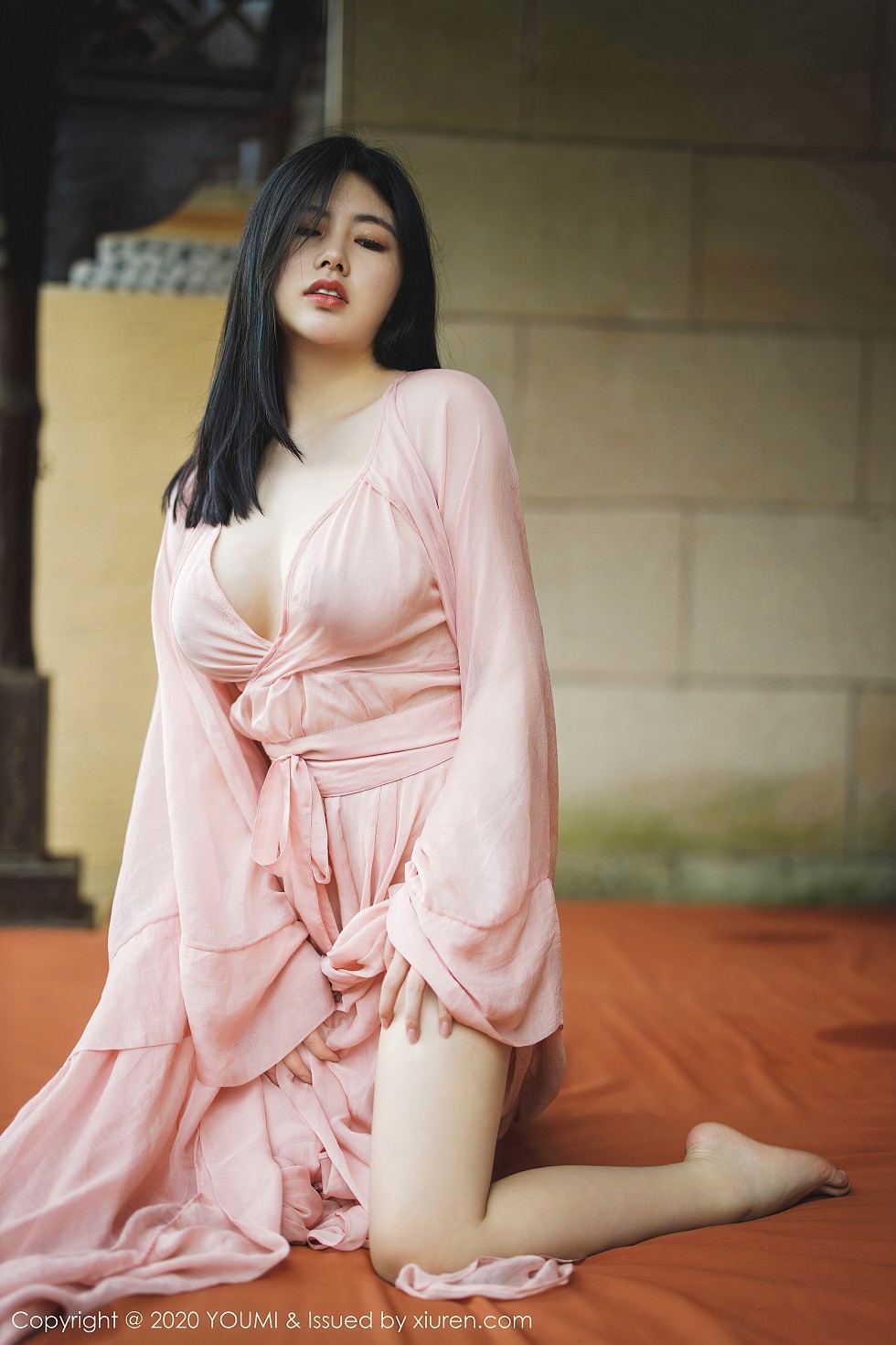 [YouMi尤蜜荟]Vol.523_女神娜露Selena西双版纳旅拍轻薄粉色长裙秀傲人豪乳诱惑写真89P
