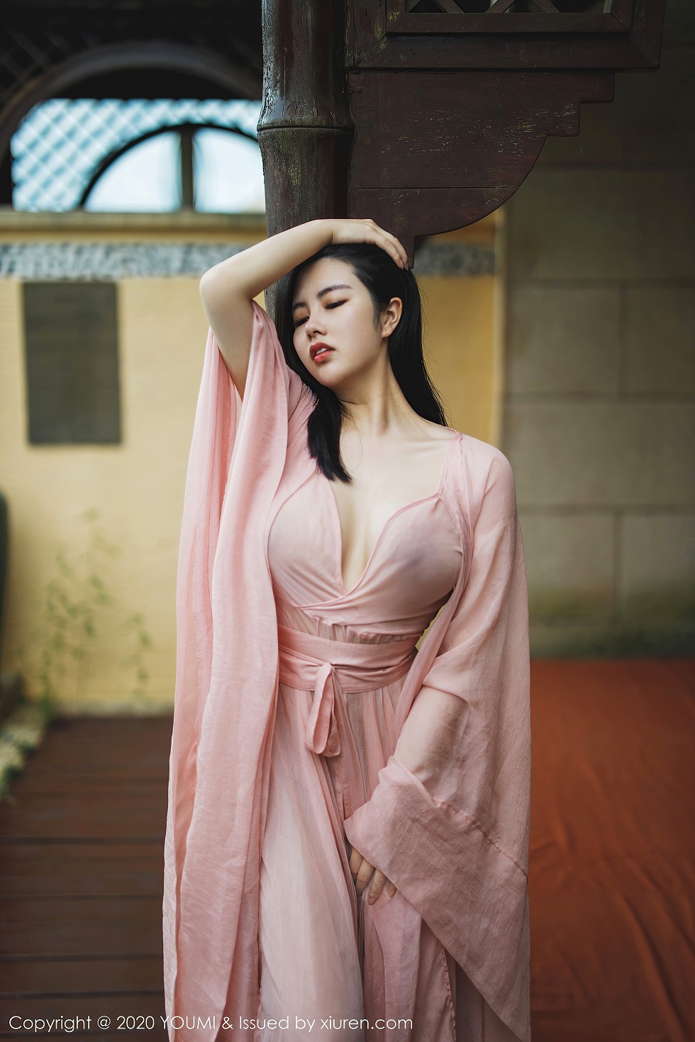 [YouMi尤蜜荟]Vol.523_女神娜露Selena西双版纳旅拍轻薄粉色长裙秀傲人豪乳诱惑写真89P