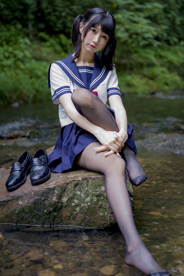 激萌学生妹魔物喵黑丝制服野外露出(图6)