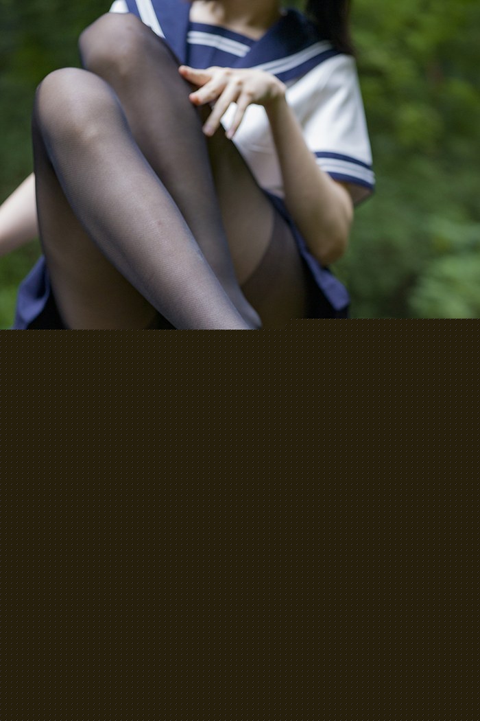 激萌学生妹魔物喵黑丝制服野外露出(图8)