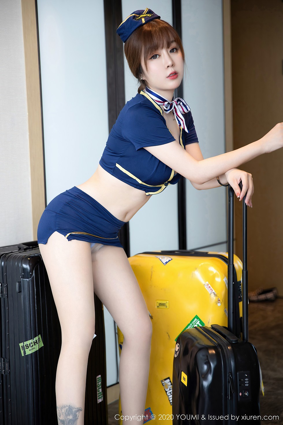 [YouMi尤蜜荟]Vol.524_嫩模王雨纯深蓝色空乘制服主题半脱露性感内衣诱惑写真72P