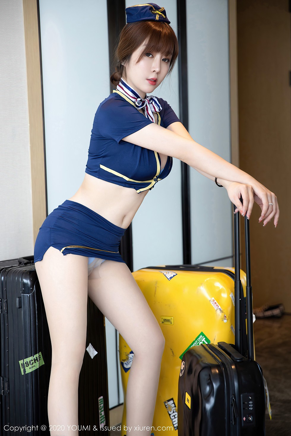 [YouMi尤蜜荟]Vol.524_嫩模王雨纯深蓝色空乘制服主题半脱露性感内衣诱惑写真72P