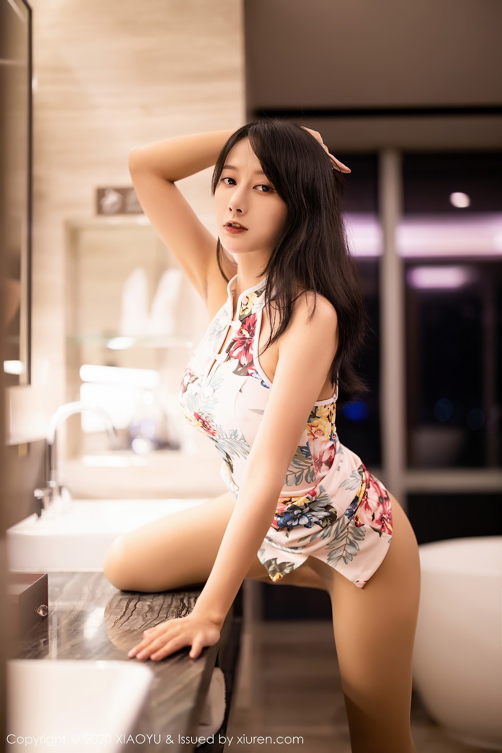 [XiaoYu画语界]Vol.366_嫩模何嘉颖居家脱古韵旗袍露超薄无内肉丝裤袜撩人诱惑写真52P