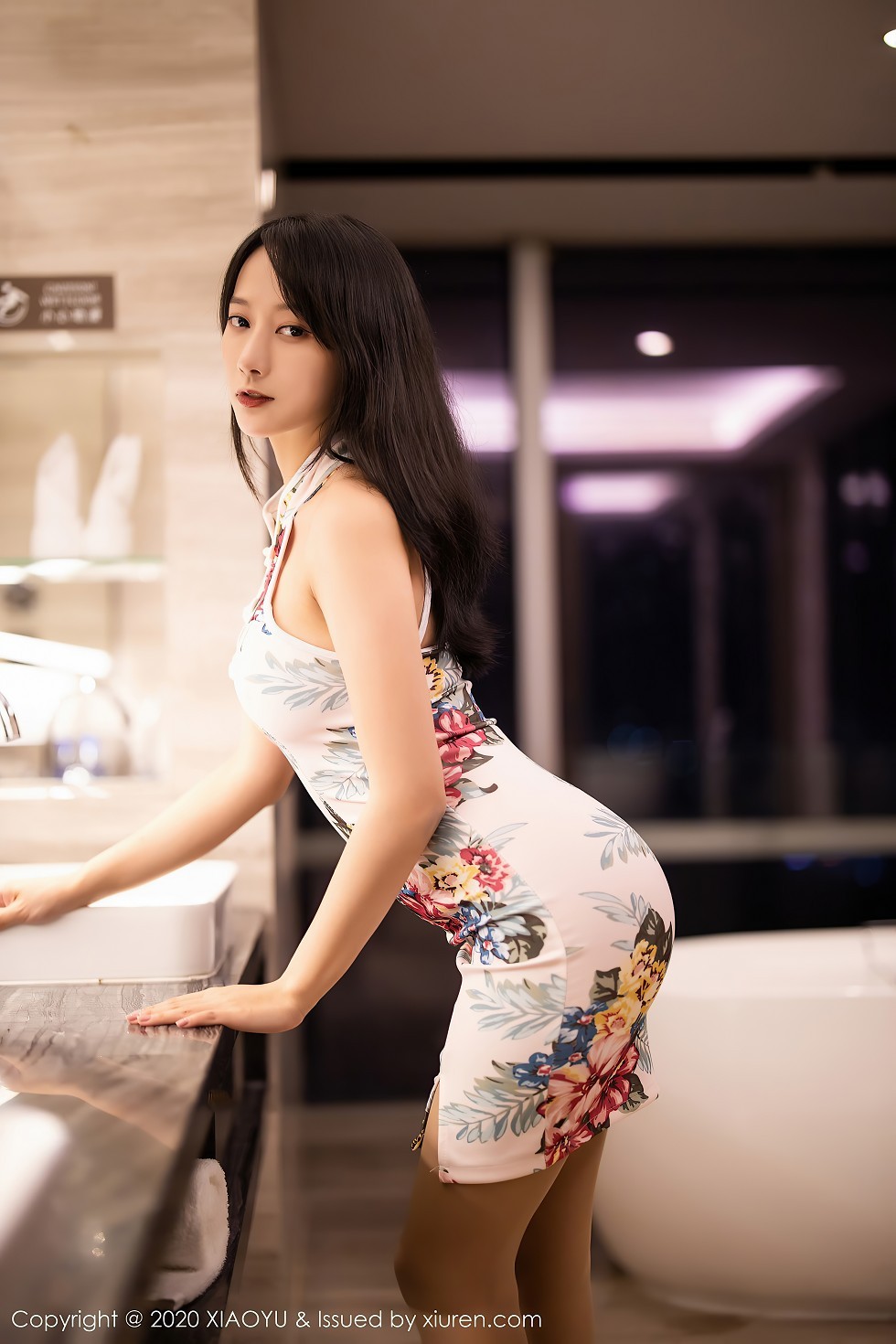 [XiaoYu画语界]Vol.366_嫩模何嘉颖居家脱古韵旗袍露超薄无内肉丝裤袜撩人诱惑写真52P