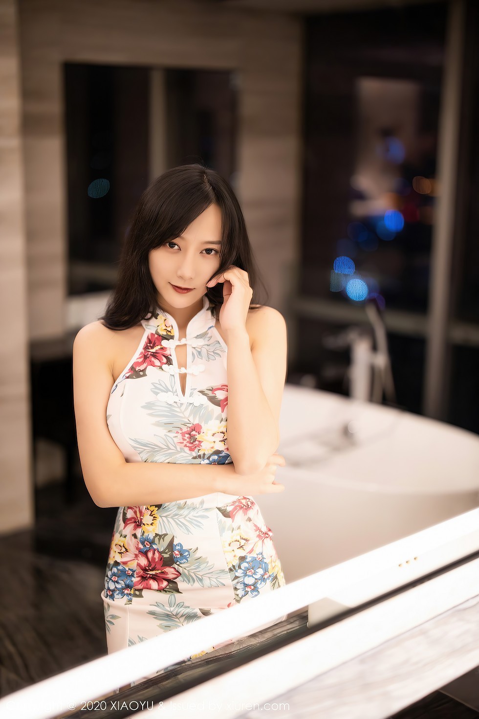 [XiaoYu画语界]Vol.366_嫩模何嘉颖居家脱古韵旗袍露超薄无内肉丝裤袜撩人诱惑写真52P