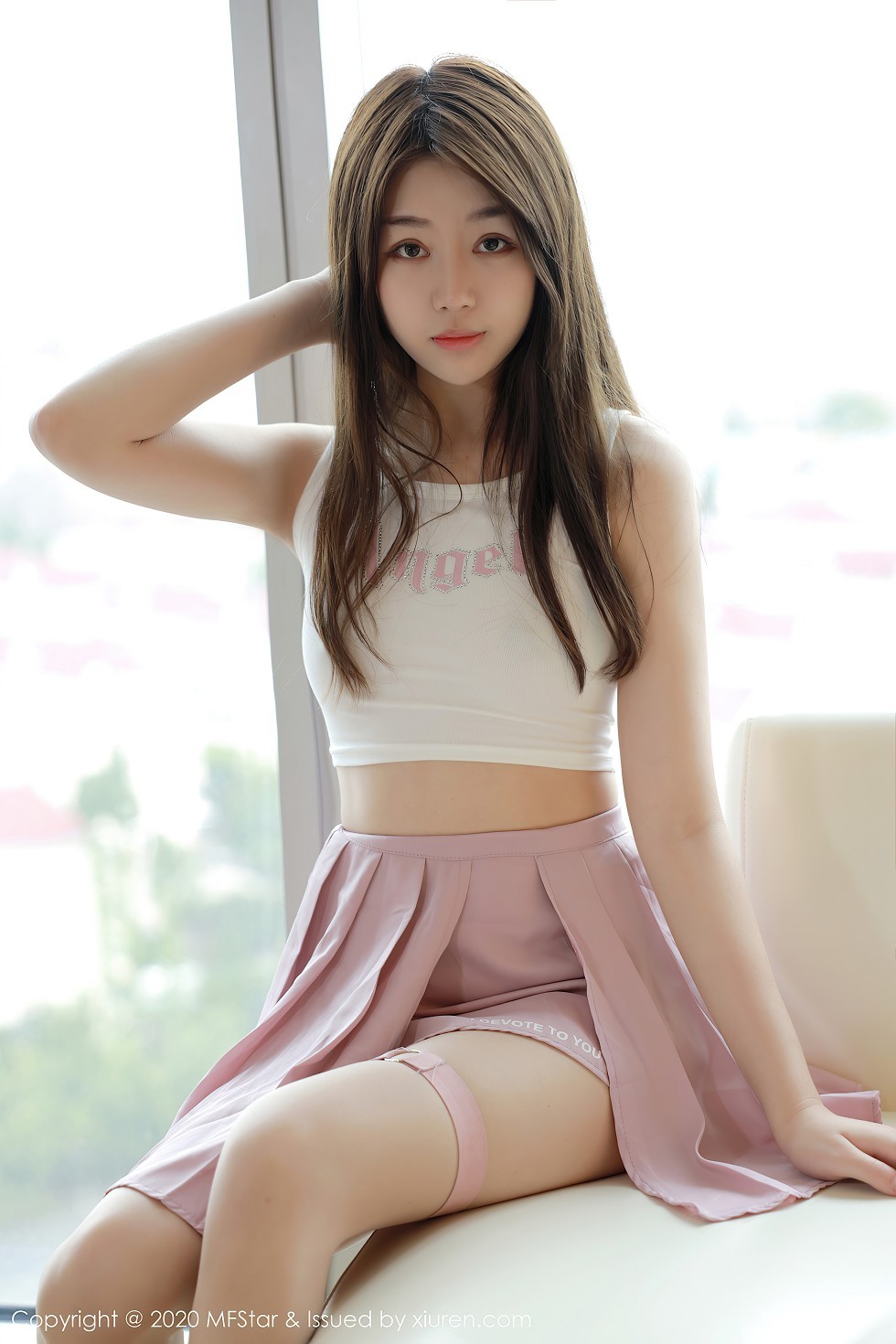 [MFStar模范学院]Vol.384_嫩模梦梵私房吊带内衣配粉色短裙秀完美身材诱惑写真43P