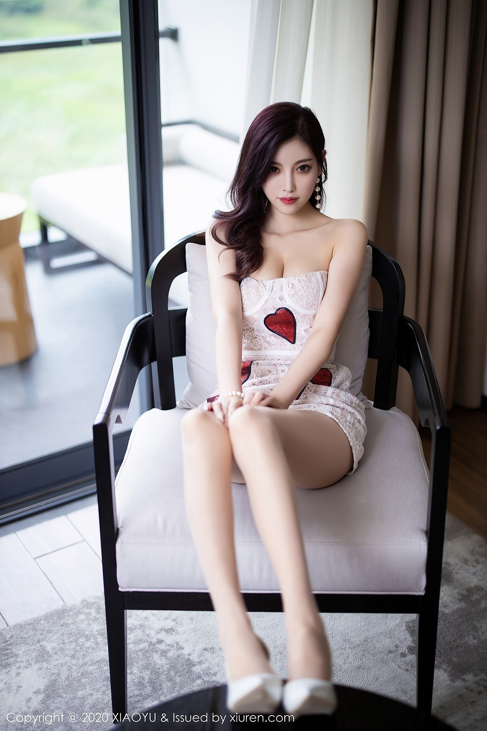 [XiaoYu画语界]Vol.368_女神杨晨晨sugar阳朔旅拍典雅吊裙配肉丝裤袜撩人诱惑写真61P