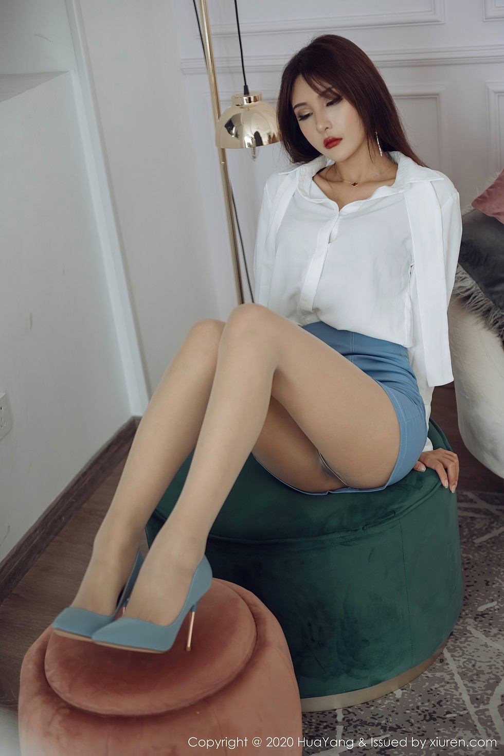 [HuaYang花漾]Vol.291_嫩模Emily顾奈奈秘书0L装扮主题白衬衣配肉丝裤袜诱惑写真62P