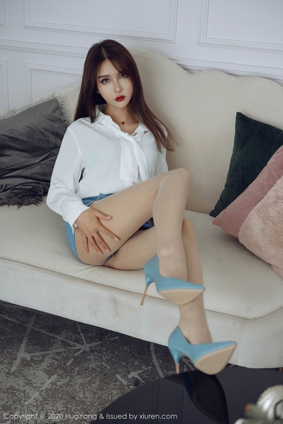 [HuaYang花漾]Vol.291_嫩模Emily顾奈奈秘书0L装扮主题白衬衣配肉丝裤袜诱惑写真62P