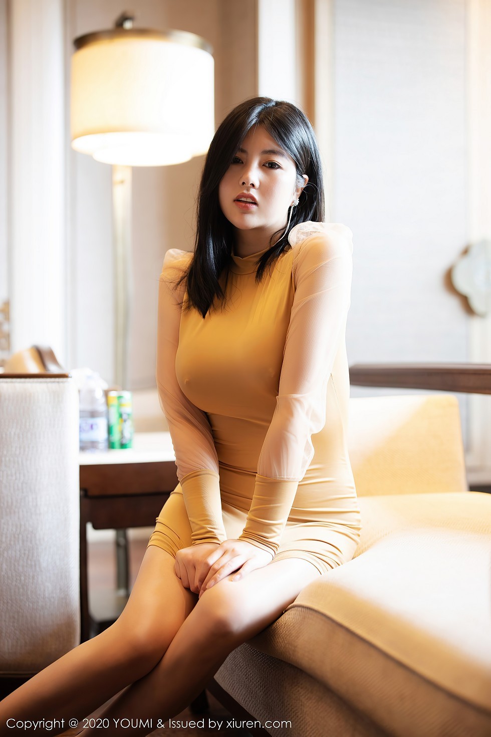 [YouMi尤蜜荟]Vol.528_女神娜露Selena西双版纳旅拍真空典雅礼裙秀豪乳激凸诱惑写真48P