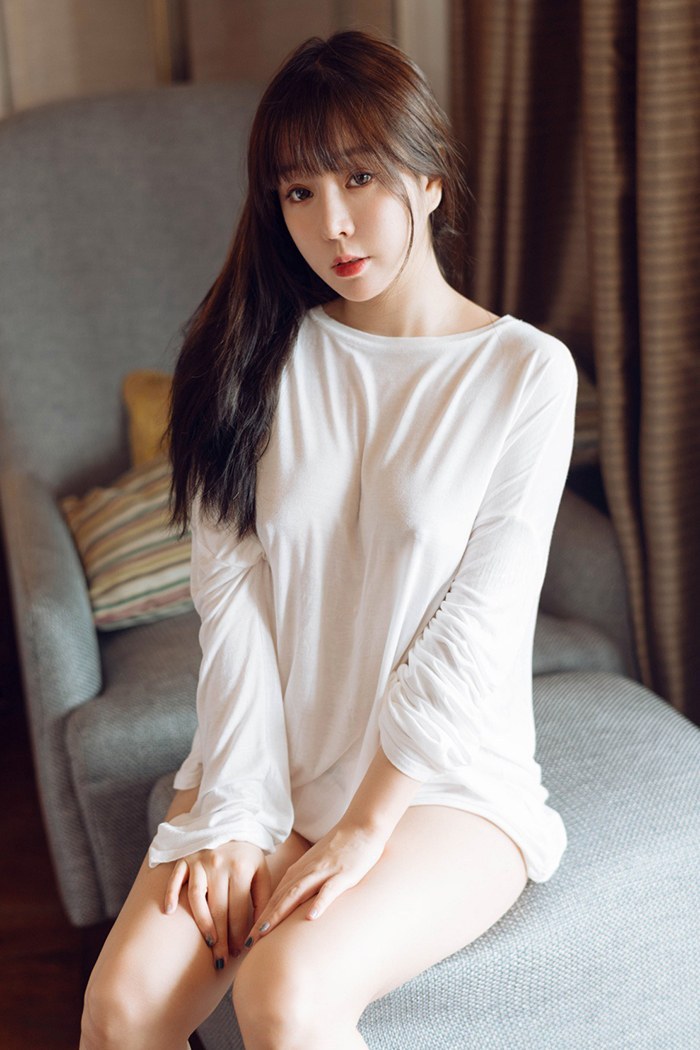 完美女人王雨纯豪乳深沟若隐若现(图18)
