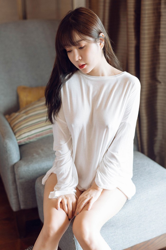 完美女人王雨纯豪乳深沟若隐若现(图8)