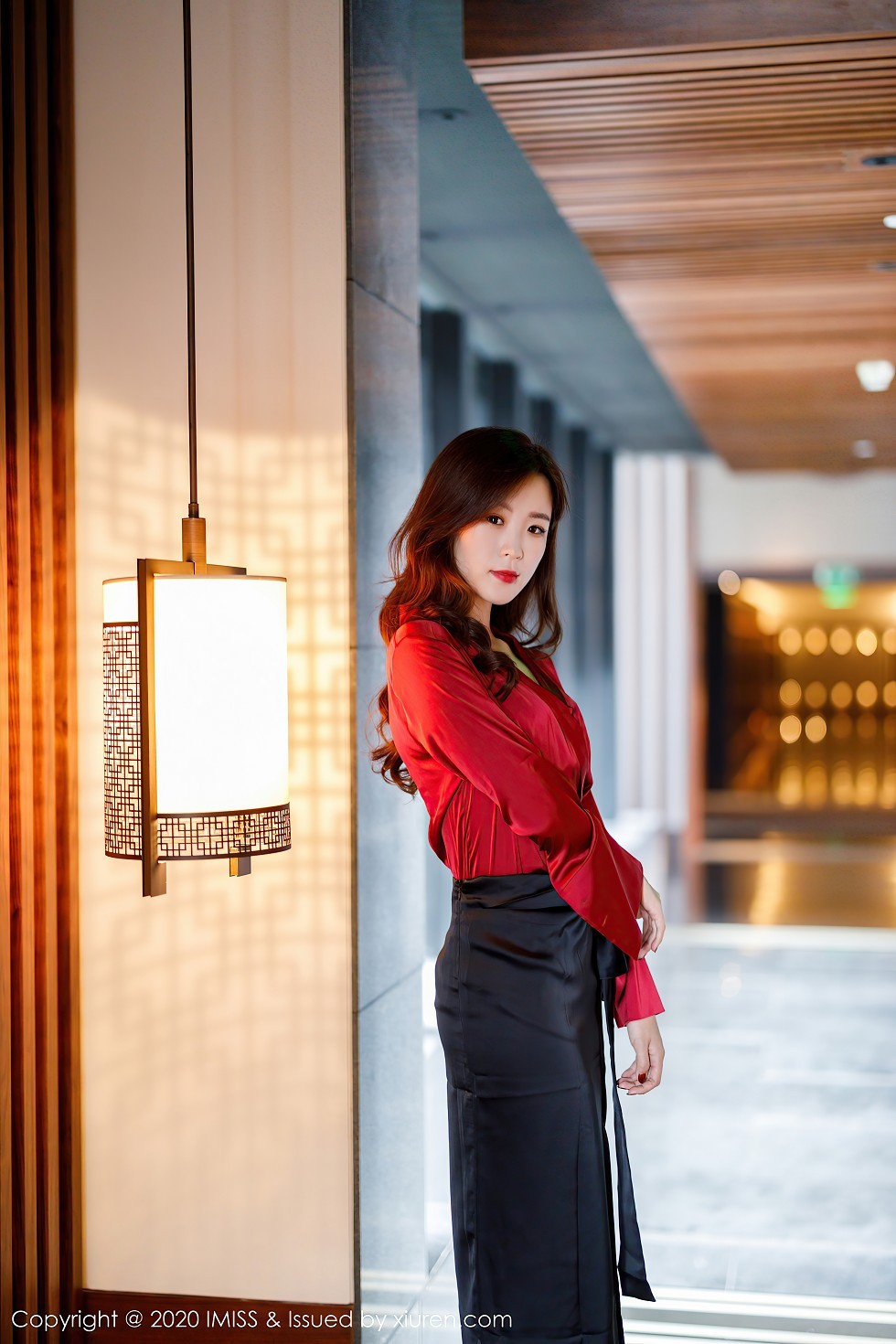 [IMISS爱蜜社]Vol.502_嫩模杨紫嫣Cynthia心愿旅拍红色典雅礼裙配黑丝裤袜诱惑写真55P