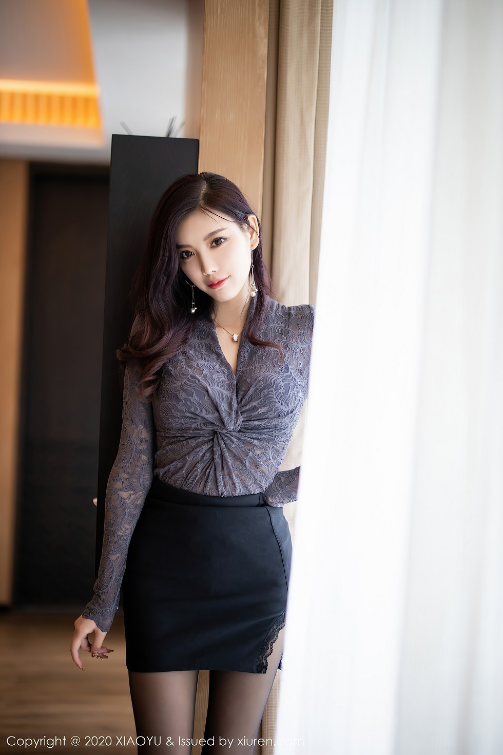 [XiaoYu画语界]Vol.372_女神杨晨晨sugar阳朔旅拍典雅ol风半脱露性感内衣完美诱惑写真93P