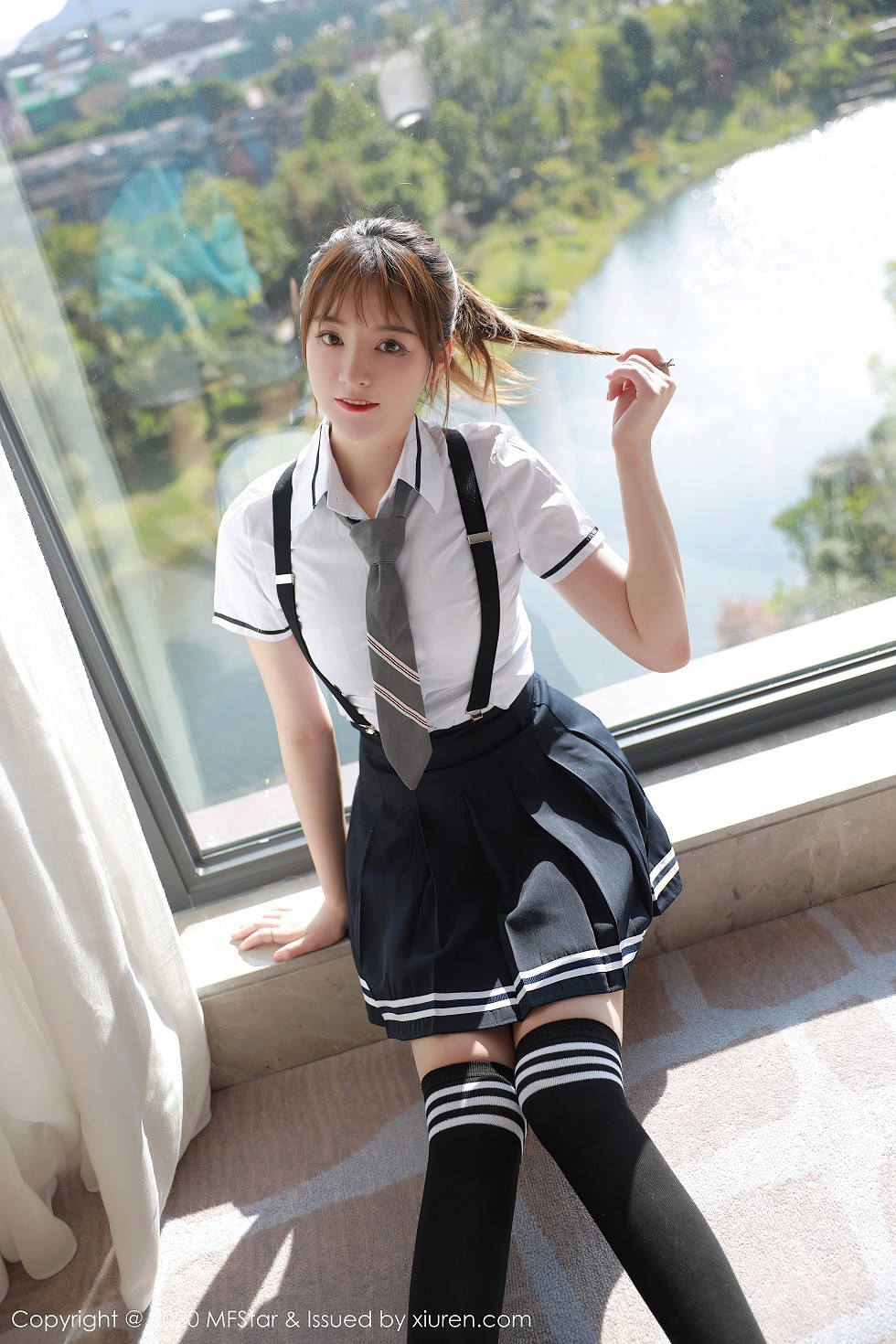 [MFStar模范学院]Vol.390_嫩模yoo优优四川旅拍学院风校服主题半脱露性感内衣写真67P