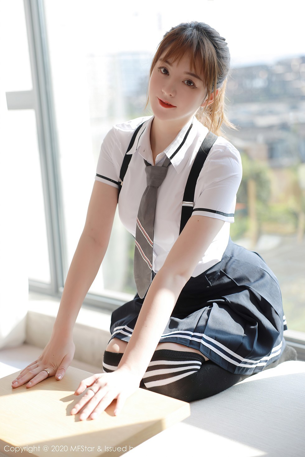 [MFStar模范学院]Vol.390_嫩模yoo优优四川旅拍学院风校服主题半脱露性感内衣写真67P