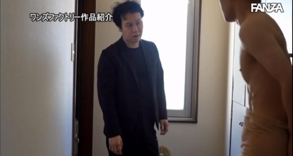 大嫂怎么在这？大嫂「Julia」兼差风俗泡泡浴被小叔撞见