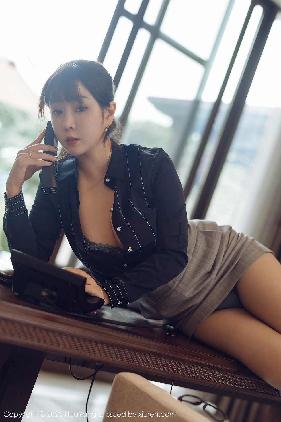 [HuaYang花漾]Vol.298_女神王雨纯西双版纳旅拍性感职场制服系列完美诱惑写真80P