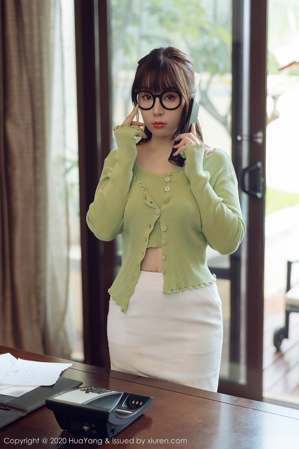 [HuaYang花漾]Vol.298_女神王雨纯西双版纳旅拍性感职场制服系列完美诱惑写真80P