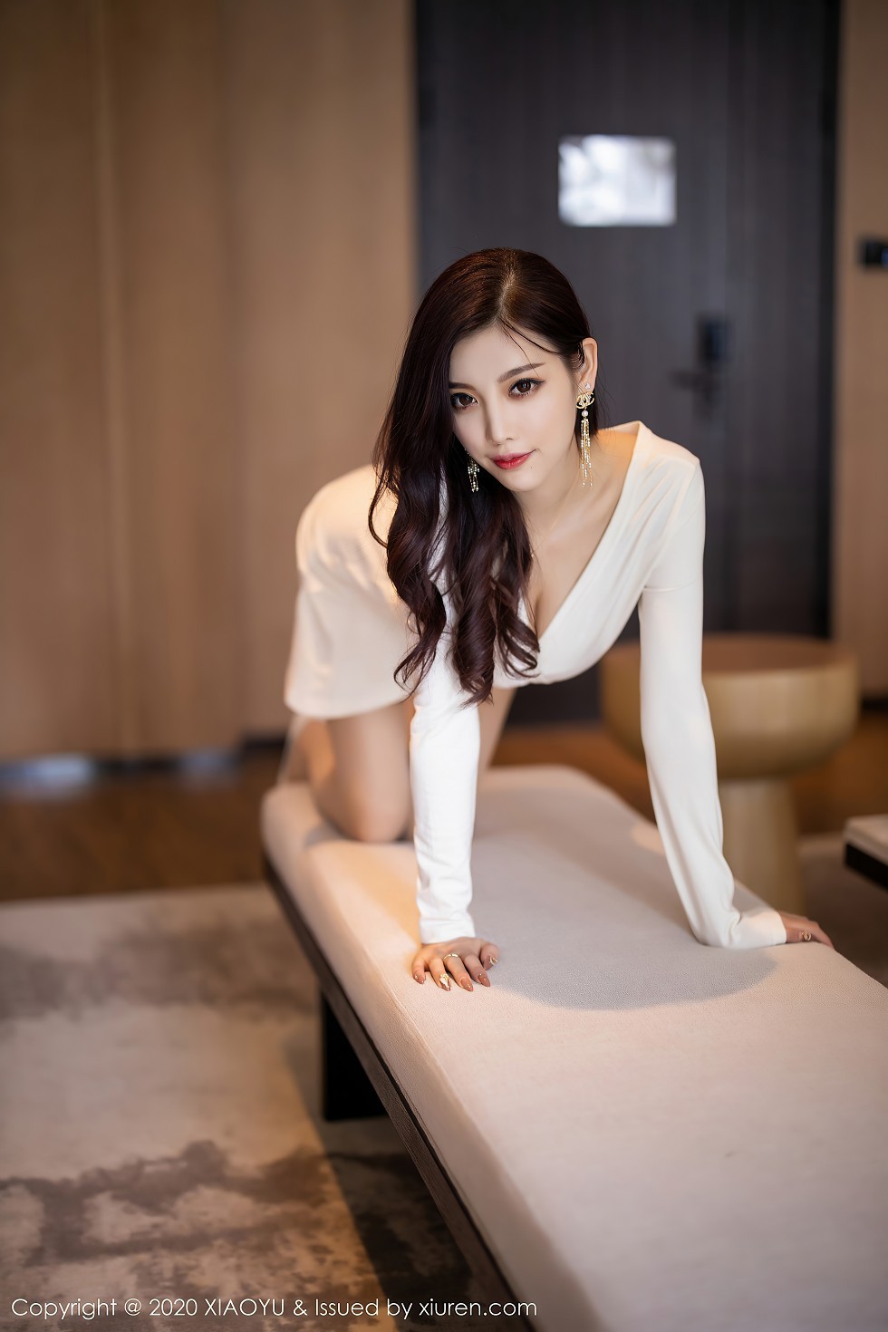 [XiaoYu画语界]Vol.377_女神杨晨晨sugar阳朔旅拍典雅白色礼裙配肉丝裤袜魅惑写真76P