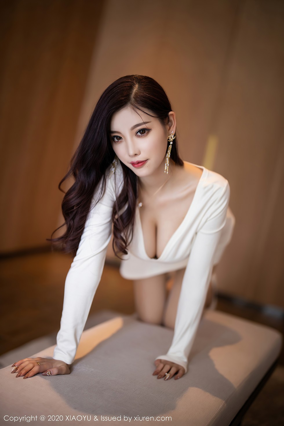 [XiaoYu画语界]Vol.377_女神杨晨晨sugar阳朔旅拍典雅白色礼裙配肉丝裤袜魅惑写真76P