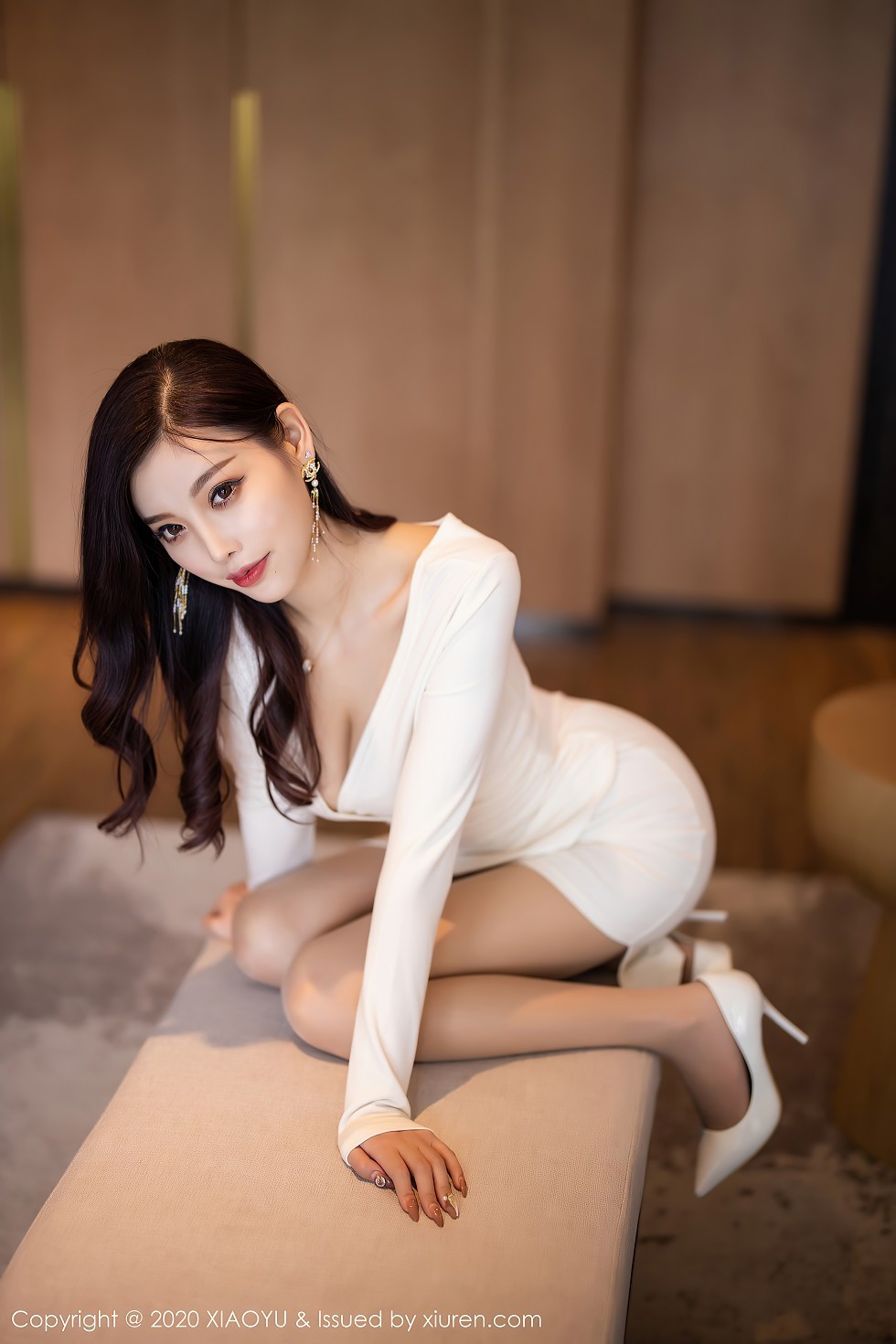 [XiaoYu画语界]Vol.377_女神杨晨晨sugar阳朔旅拍典雅白色礼裙配肉丝裤袜魅惑写真76P