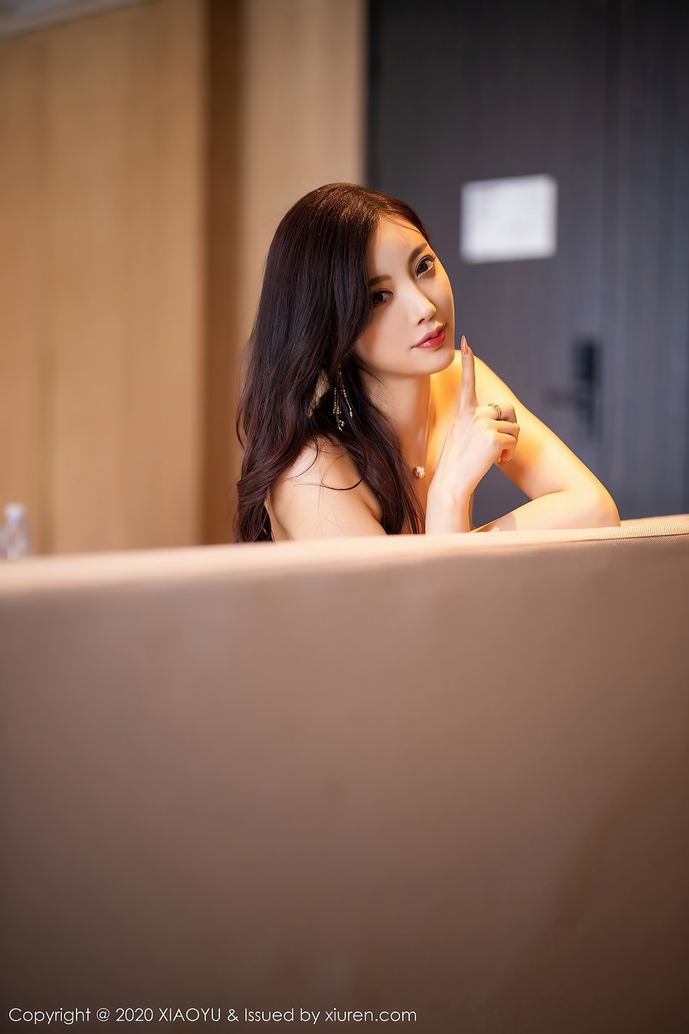 [XiaoYu画语界]Vol.377_女神杨晨晨sugar阳朔旅拍典雅白色礼裙配肉丝裤袜魅惑写真76P