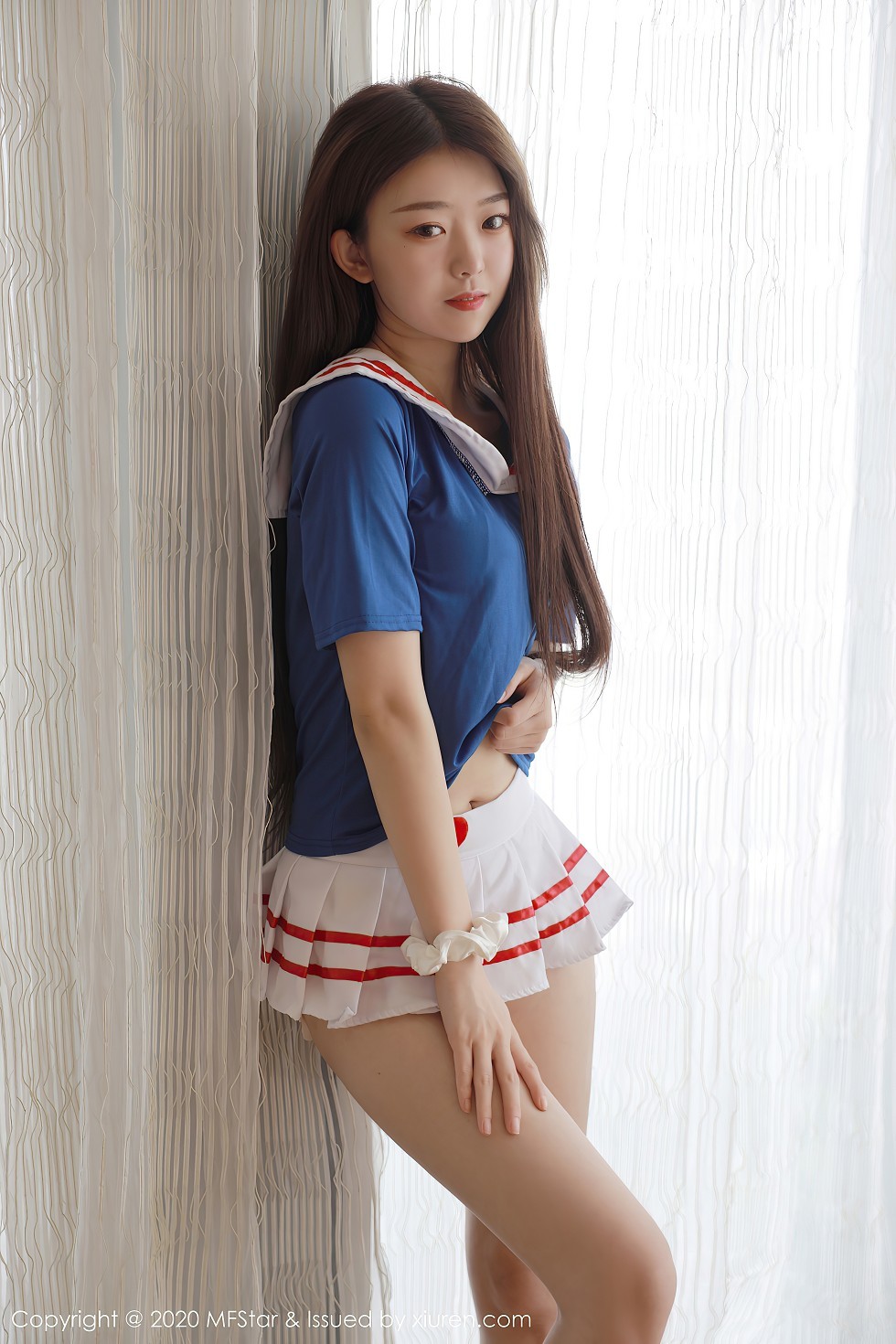 [MFStar模范学院]Vol.395_嫩模小奶瓶呜鸣私房水手服性感百褶裙秀翘臀美腿诱惑写真60P
