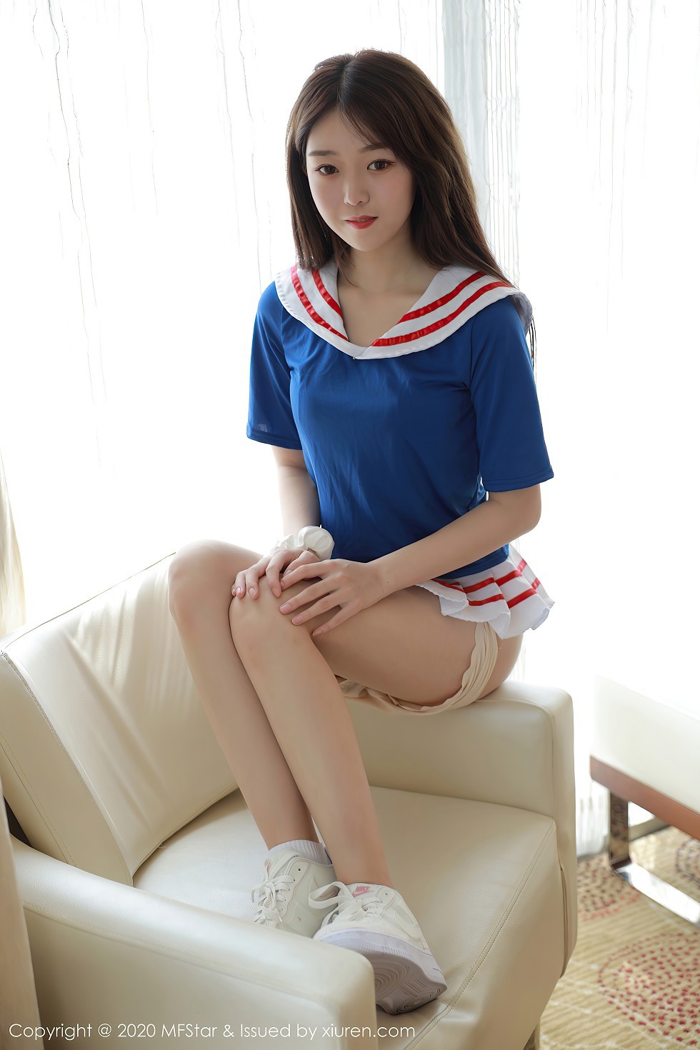 [MFStar模范学院]Vol.395_嫩模小奶瓶呜鸣私房水手服性感百褶裙秀翘臀美腿诱惑写真60P