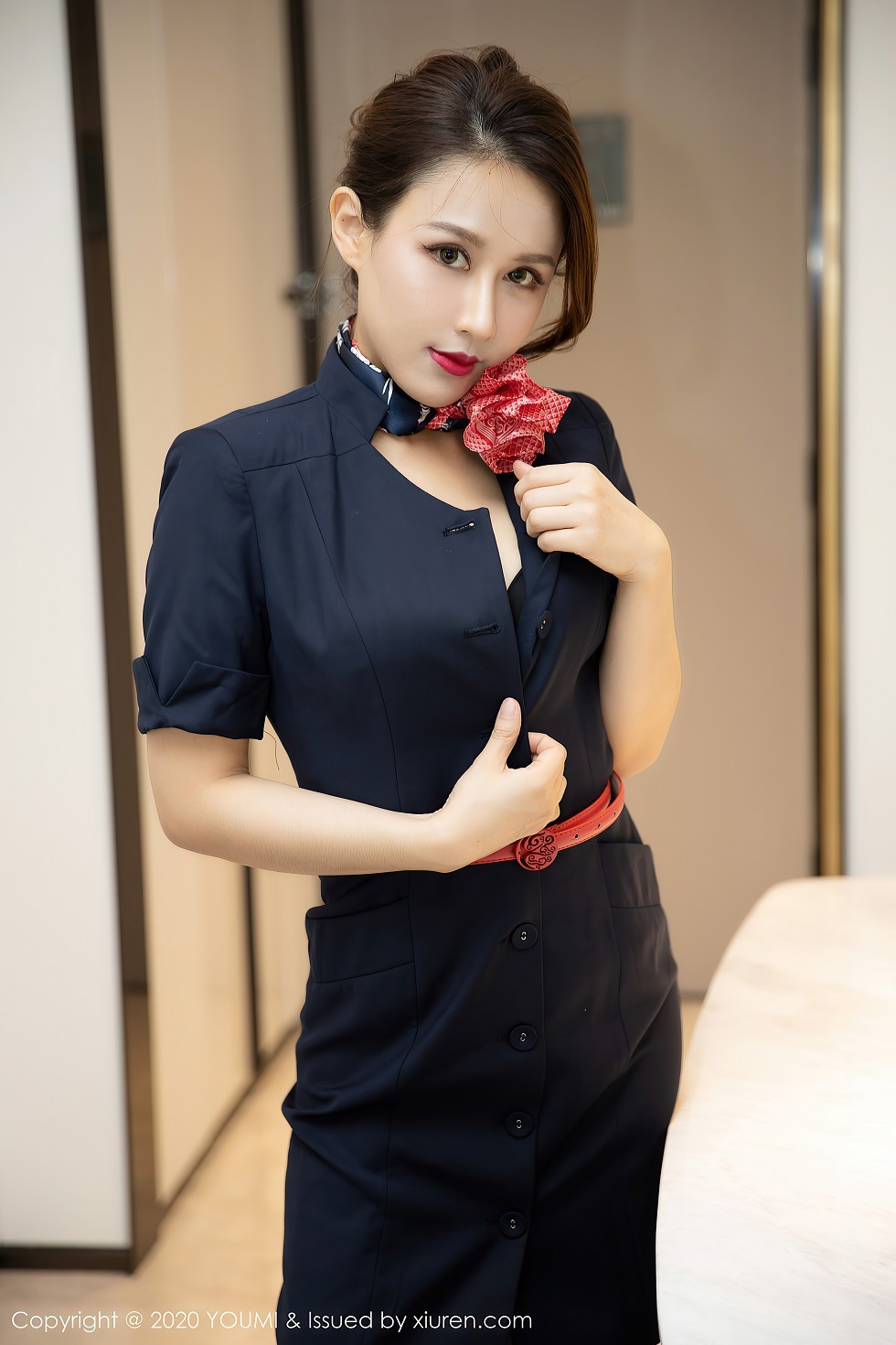 [YouMi尤蜜荟]Vol.536_嫩模徐安安私房空乘制服配无内黑丝裤袜情趣捆绑诱惑写真56P