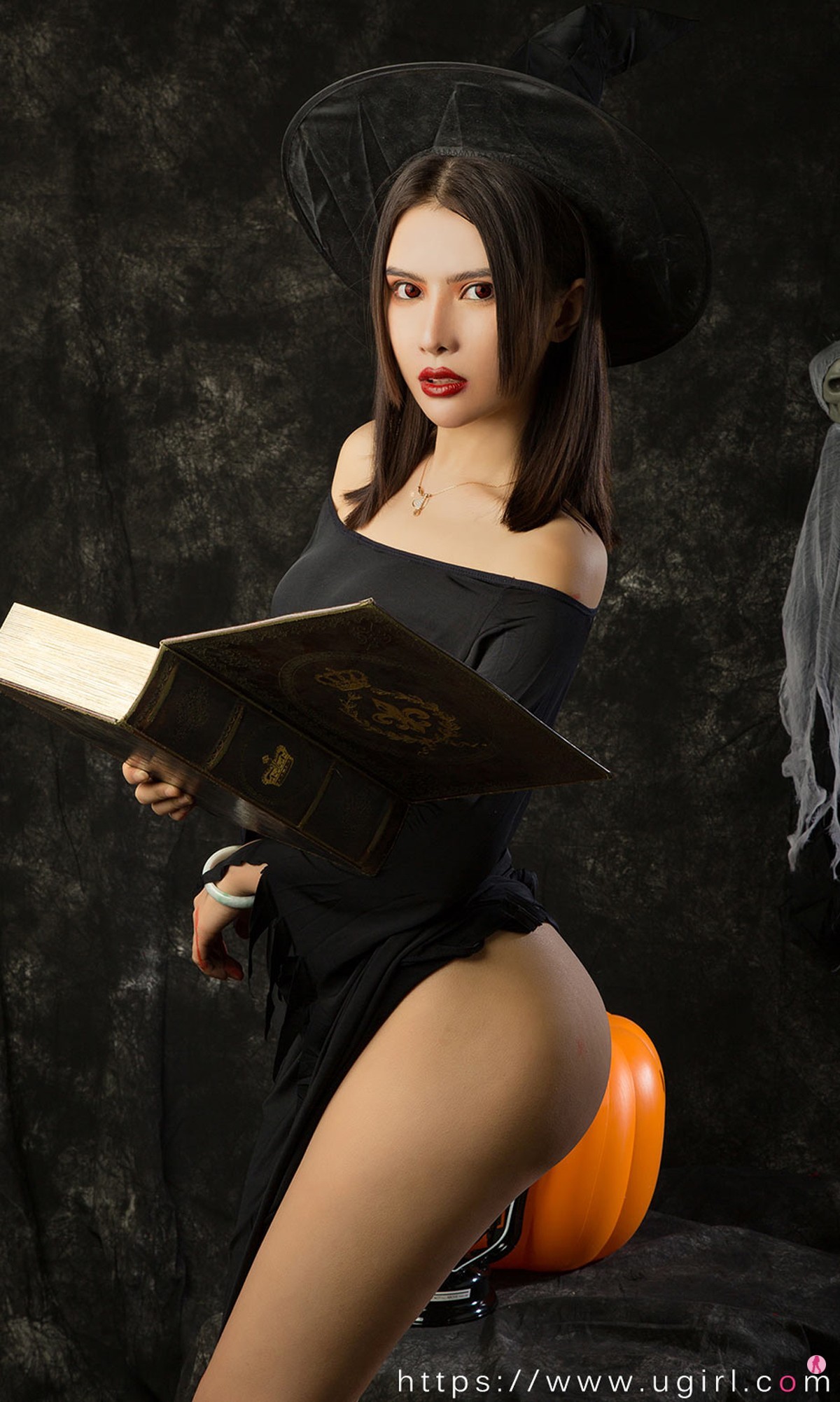 [Ugirls爱尤物]No.1948_嫩模Angela楚楚万圣魅影主题私房性感缕空内衣撩人诱惑写真35P