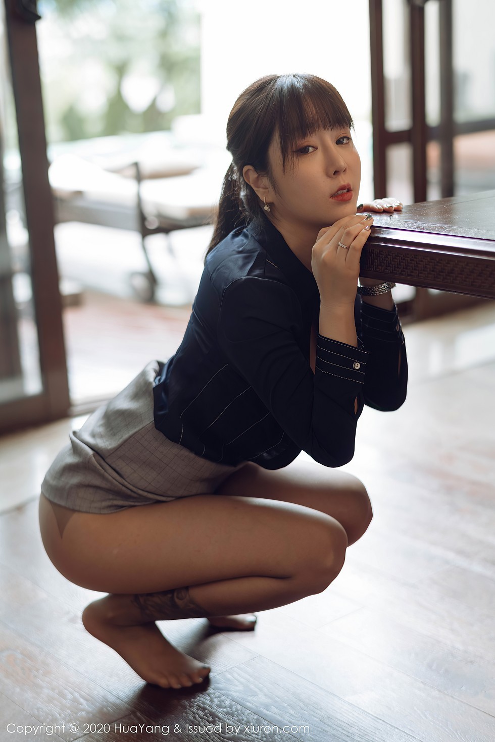 [HuaYang花漾]Vol.300_女神王雨纯西双版纳旅拍总裁vs土气职员第二部私房诱惑写真80P
