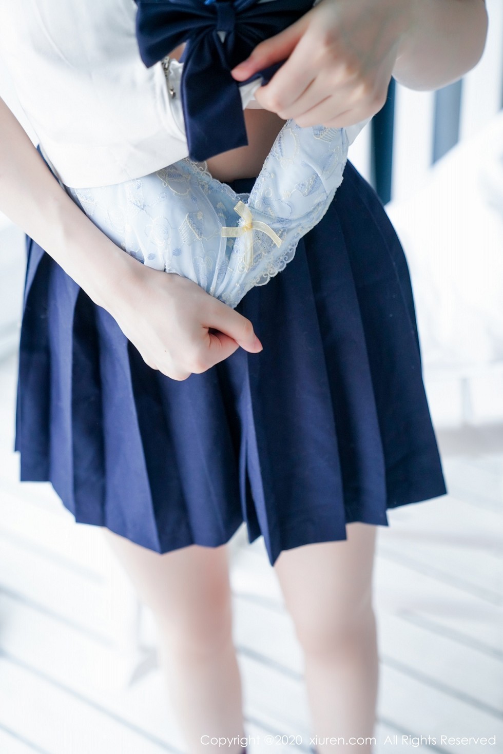 XiuRen第2629期_女神糯美子Mini三亚旅拍经典学生制服主题私房捆绑撩人诱惑写真45P