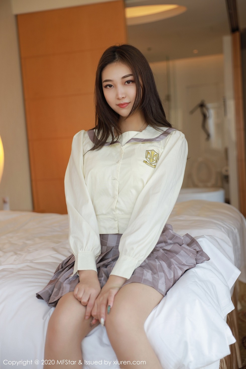 [MFStar模范学院]Vol.399_新人模特郑颖姗私房JK制服半脱露粉色蕾丝内裤诱惑写真42P