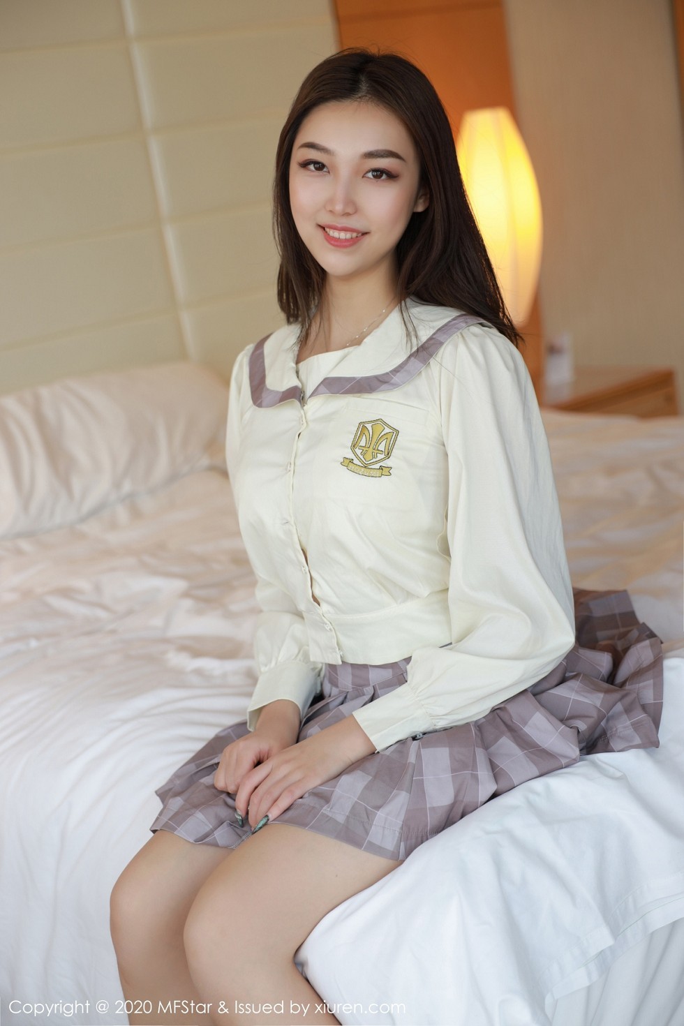 [MFStar模范学院]Vol.399_新人模特郑颖姗私房JK制服半脱露粉色蕾丝内裤诱惑写真42P