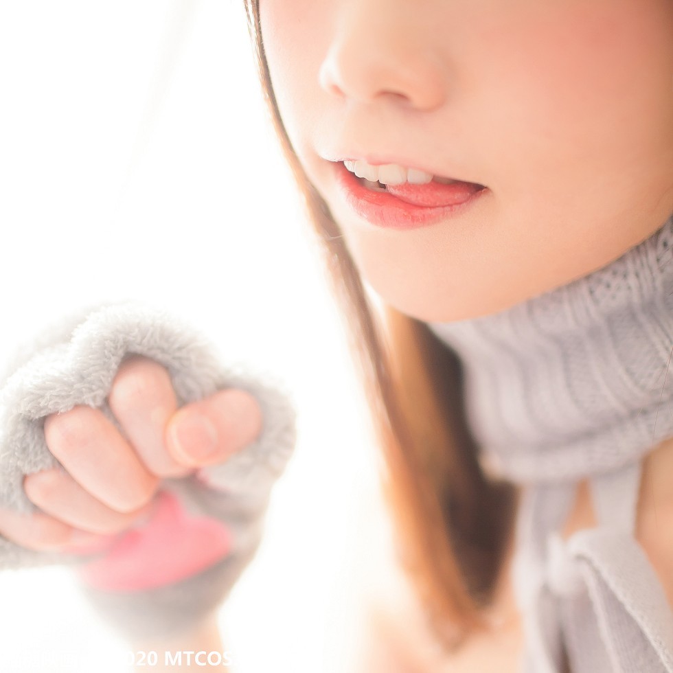 [喵糖映画]Vol.274_猫女郎美少女居家私房开背毛衣露性感美背白嫩肌肤迷人写真34P