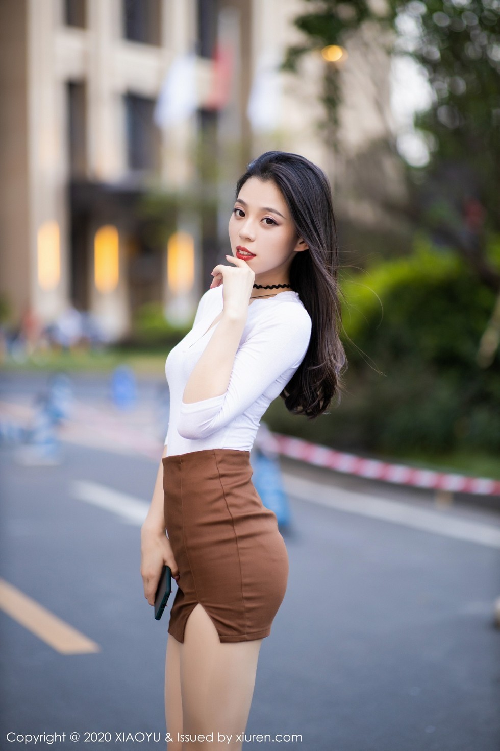 [XiaoYu画语界]Vol.387_嫩模言沫靓丽户外车拍主题性感红色内衣配肉丝袜诱惑写真105P
