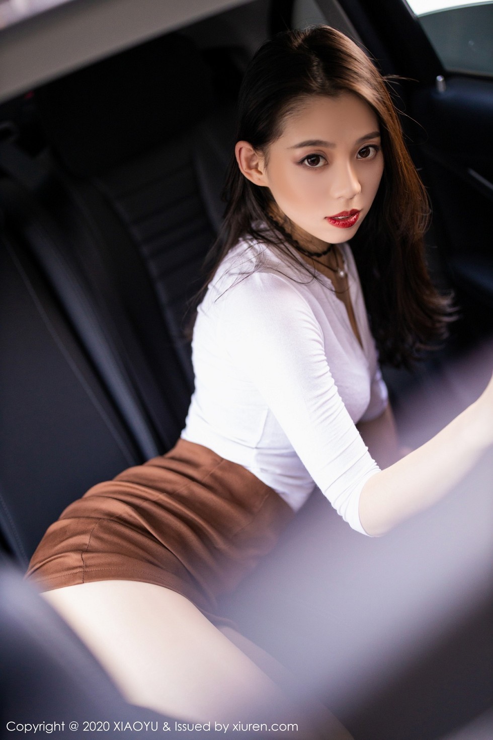 [XiaoYu画语界]Vol.387_嫩模言沫靓丽户外车拍主题性感红色内衣配肉丝袜诱惑写真105P
