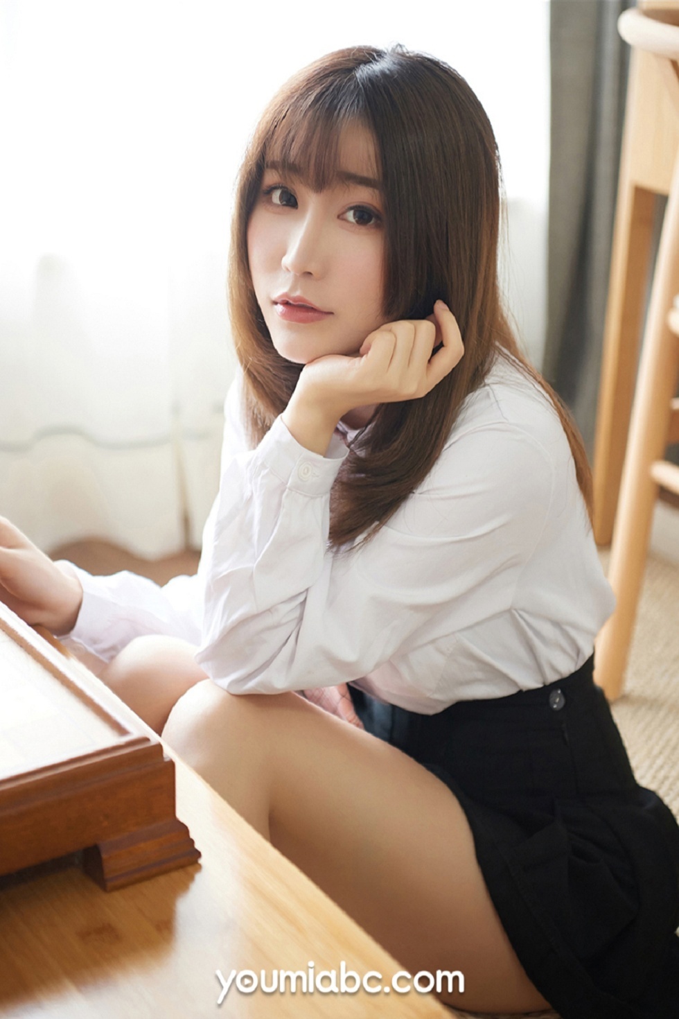 [YouMi尤蜜]Vol.379_嫩模绯月樱-Cherry学生妹制服主题半脱白衬衣露豪乳诱惑写真50P