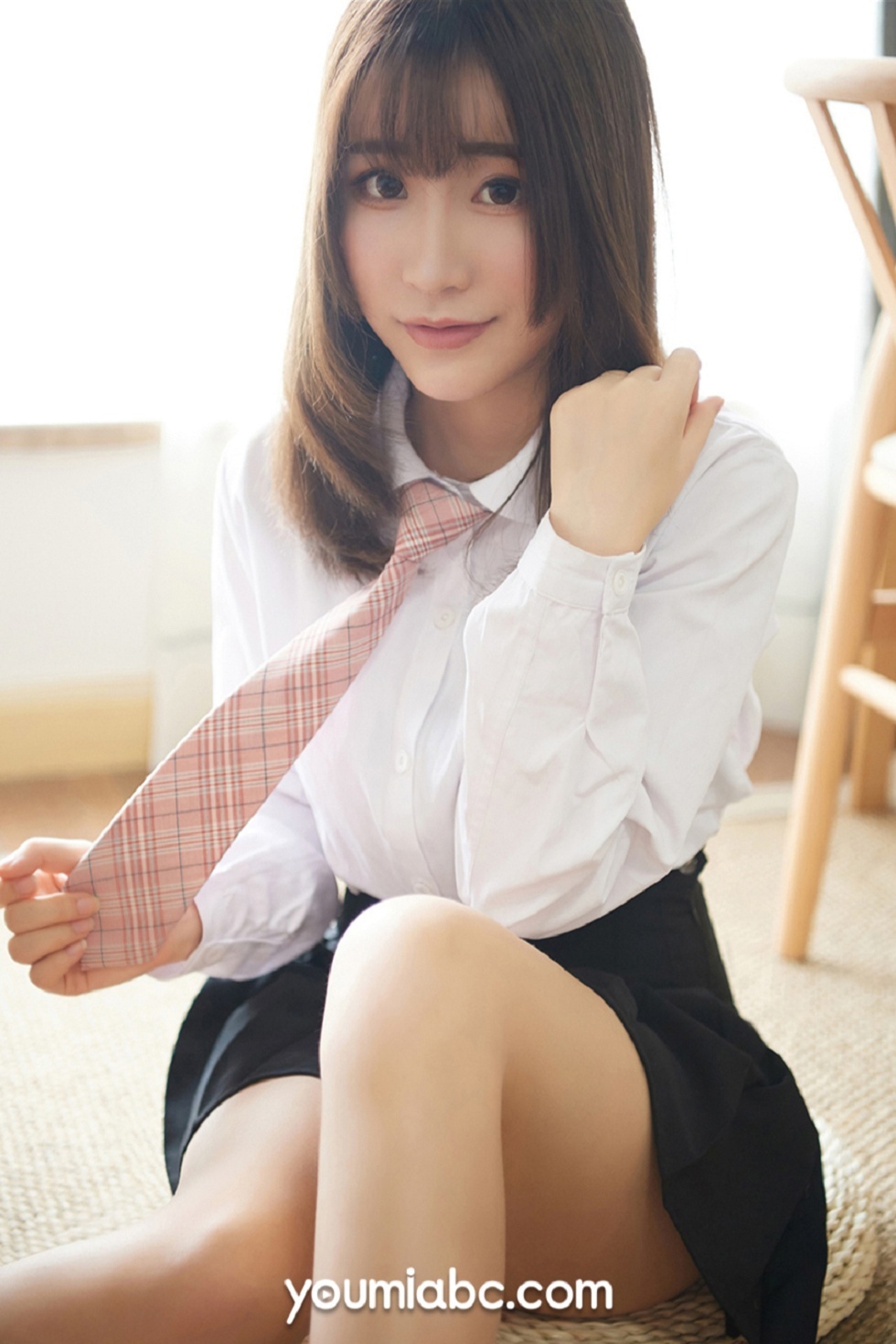 [YouMi尤蜜]Vol.379_嫩模绯月樱-Cherry学生妹制服主题半脱白衬衣露豪乳诱惑写真50P