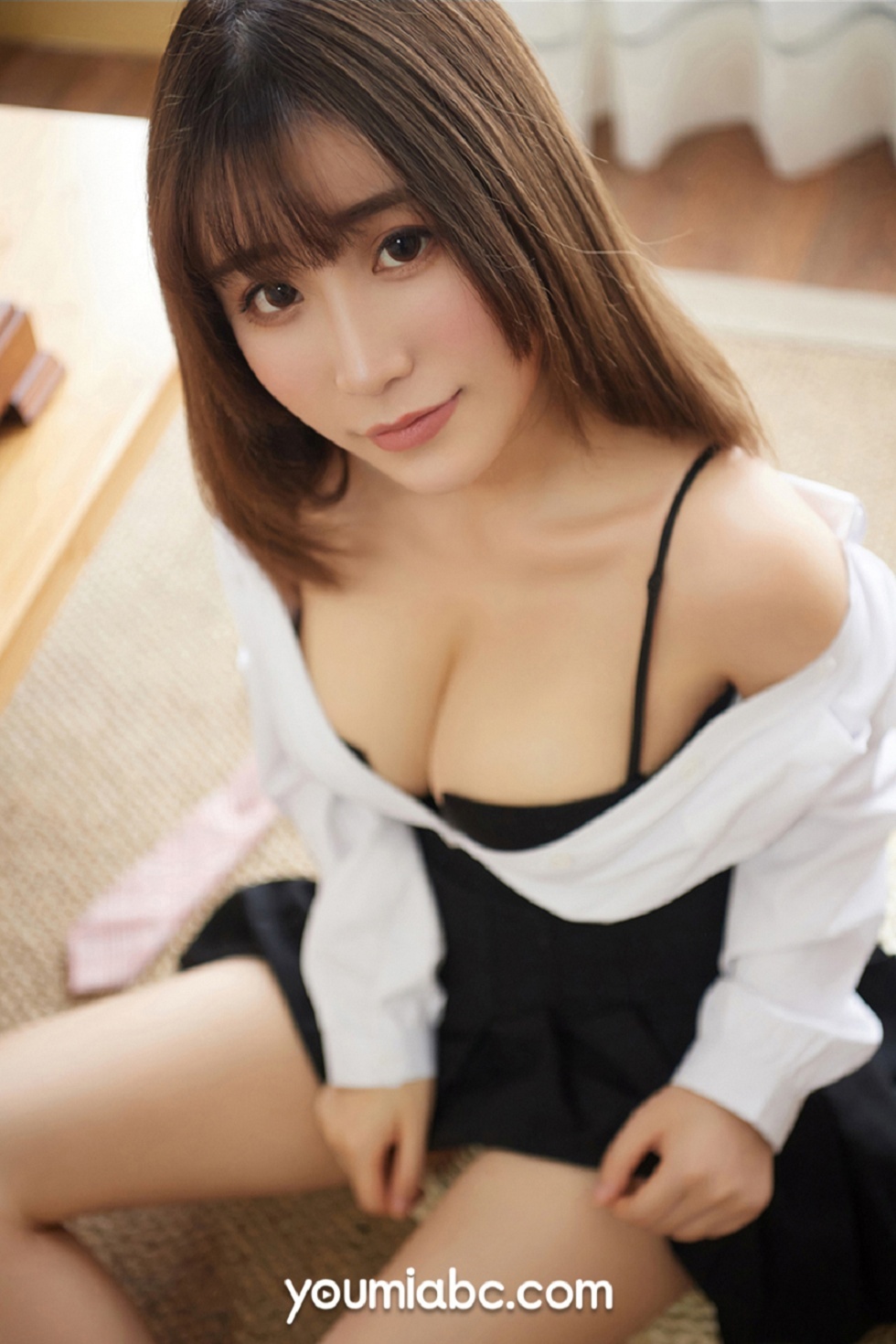 [YouMi尤蜜]Vol.379_嫩模绯月樱-Cherry学生妹制服主题半脱白衬衣露豪乳诱惑写真50P