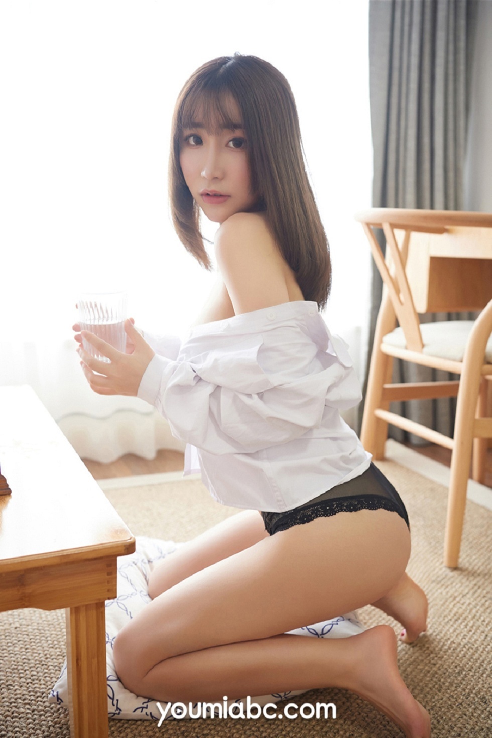 [YouMi尤蜜]Vol.379_嫩模绯月樱-Cherry学生妹制服主题半脱白衬衣露豪乳诱惑写真50P