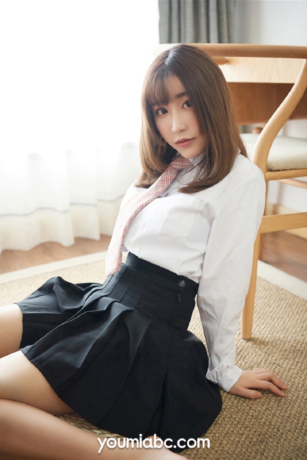 [YouMi尤蜜]Vol.379_嫩模绯月樱-Cherry学生妹制服主题半脱白衬衣露豪乳诱惑写真50P