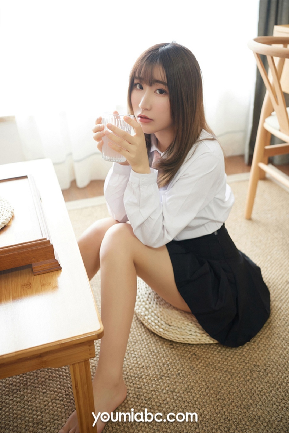 [YouMi尤蜜]Vol.379_嫩模绯月樱-Cherry学生妹制服主题半脱白衬衣露豪乳诱惑写真50P